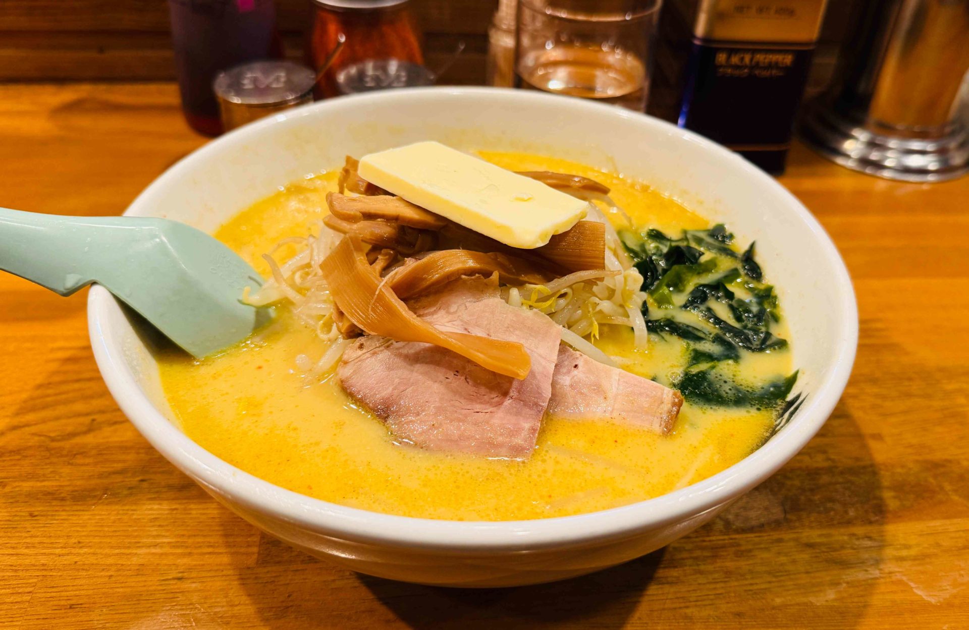 【隠れた名物】味噌カレー牛乳ラーメンが食べられるお店 5選