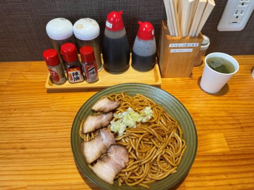青森の煮干しはラーメンだけじゃない　煮干し風味が広がる焼きそば屋さん「麺広」